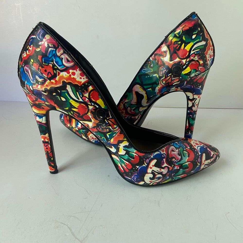 Just Fab Heels Kristal Graffiti Print Stiletto Pumps Pointed Toe Size 8 GUC Read - Picture 5 of 13